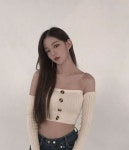 프로미스나인 이채영, 크롭+오프숄더로 시선 강탈...팬들 심멎