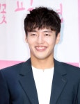강하늘, 샘컴퍼니와는 동백꽃까지만