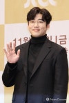 [NC포토] 초콜릿 윤계상, 시크한 비주얼에 맺힌 미소