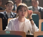 이성경, 돌담병원으로 따뜻함 안고가길