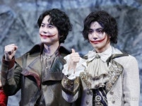 뮤지컬 웃는 남자 규현·수호, 자꾸 눈이 마주치네 (주말N화보)