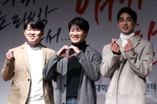 [NC포토] 우리 노래방 가서... 김민재·진선규·차용학, 앙증맞은 손하트
