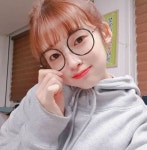 오마이걸 아린, 안경을 써도 가려지지 않는 상큼 미모