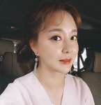 트로트가수 금잔디, 차 안에서 상큼하게 찰칵
