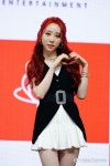 [NC포토]우주소녀 연정, 꽃 구경 하세요
