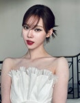 칸이 반한 미모…에스파 윈터, 자체 발광 사진 대방출