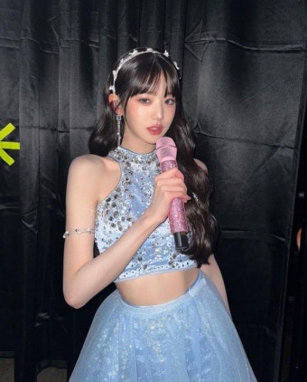 아이브 장원영, 팬 사랑 절절한 월드투어 소감…비하인드컷 대방출에 'Dive'