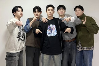 에이스, 10년 함께한 소속사 떠난다 
