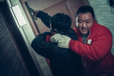거룩한 밤: 데몬 헌터스 도파민 터지는 마동석 펀치, 액션 포인트 3