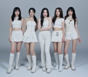 포바이포(4X4), 오늘 데뷔…LIGHT로 퍼포먼스 강타 예고
