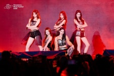 '이수만 걸그룹' A2O MAY, 中 '스트로베리 뮤직 페스티벌' 출격…강렬 무대매력 과시