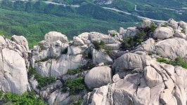 설악의 절경, 울산바위로 향한 고요한 동행