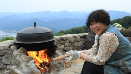 숲속 낙원부터 매운잡채·산골 가족까지...스트레스, 이렇게 풀었다(한국기행)