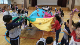 장기초, 놀이교육 호응