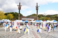 빙빙도는 상모에 신명나는 춤사위 얼쑤