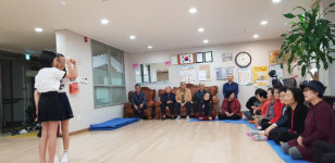 한샘초, AK그랑폴리스 경로당 방문