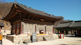 옛 스님들 노닐던 자취 물 속에 간직한 천년고찰