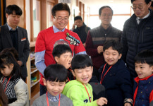 李지사, 아이언맨 셔츠입고 초등일일교사