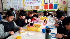 명덕초 교실 가득 채운 뜨개질 열기