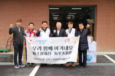 中 푸싱그룹, 방수·방호복 등 의료용품 8천점