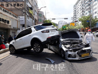 대구 남구 앞산순환로서 7중 추돌 사고… 12명 부상