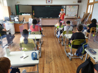 신당초, 게르 만들고 별장식 달고…신기한 친구나라 전통문화