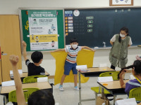오늘은 모래놀이·내일은 어울림 놀이… 대실초, 여름 놀이캠프