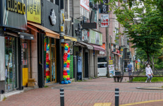 비대면 개강에…대학로 상인들 한숨