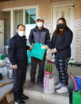 의성 금성면사무소, 4분기 출생 아기에 기념품 전달