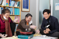 방송인 정재환 칠곡할매글꼴 주인공과 뜻깊은 만남