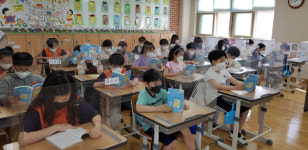 한 학기 한 권씩…새론초, 독서에 빠지다