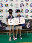 첫 배드민턴 대회 준우승 했어요