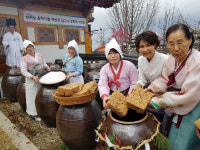 전통 된장은 정월 좋은 날 잡아 담가요