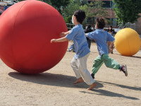 공굴리기·청실홍실…맨발로 즐겨요