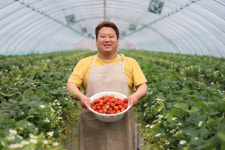 [나는 청년입니다] 손진수 으뜸딸기농원 대표, 피땀 흘려 익힌 기술 공유…농업 미래 밝힌다