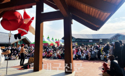 화랑설화마을,특별한 겨울이야기행사로 개관 이후 역대급 관광객 몰려