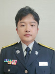 퇴근한 소방관, 집 앞 쓰러진 행인 생명 구해