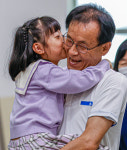 할아버지 보고싶었어요