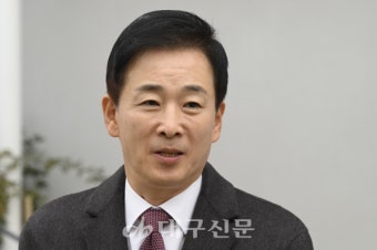 백브리핑 하는 유영하 변호사