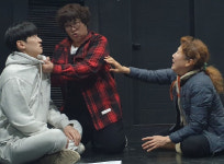 엄마의 소중함 모르는 아들들의 이야기 아들은 엄마의 나이를 모른다