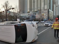 대구 법원 인근 도로서 차량 1대 전복