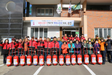 대구수성소방서, 달성군 마을회관에 작은 소방차 전달