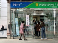 더 나은 내일을 위한 한 표 선거일 오후에도 발걸음 이어진 대구 곳곳 투표소