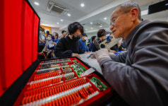 중구 순회봉사에 몰린 어르신들