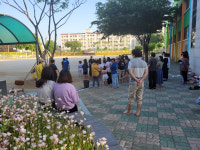 가족과 맨발로 걸으며 몸과 마음 일깨워요