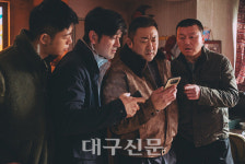 추석특선영화 노량: 죽음의 바다, 퇴각하는 왜군 병사 모조리 멸망시켜라