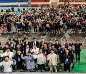 세대를 넘어…셔틀콕으로 하나된 3천 동호인