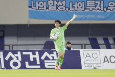 데뷔전 맞아?…박만호 신들린 선방쇼