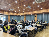 신나는효목지역아동센터 대학생 언니·오빠들과 재밌게 공부해요