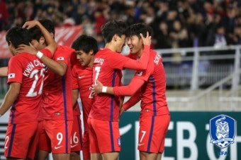 [러시아 WC] '손흥민 2골' 신태용호, FIFA 13위 콜롬비아 제압